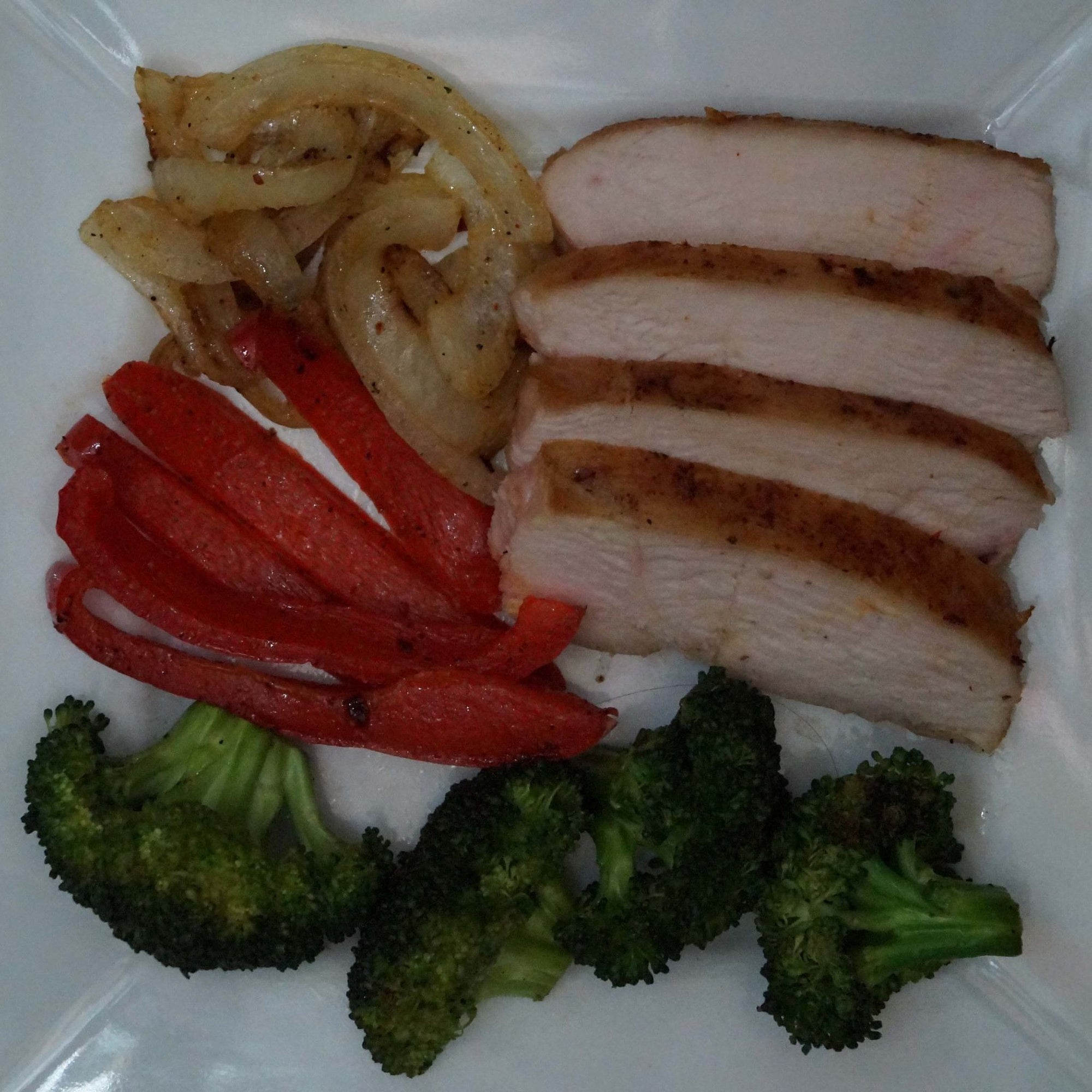 skillit-cooking-simple-easy-recipe-stirfry-chicken-broccoli-bellpepper-onion